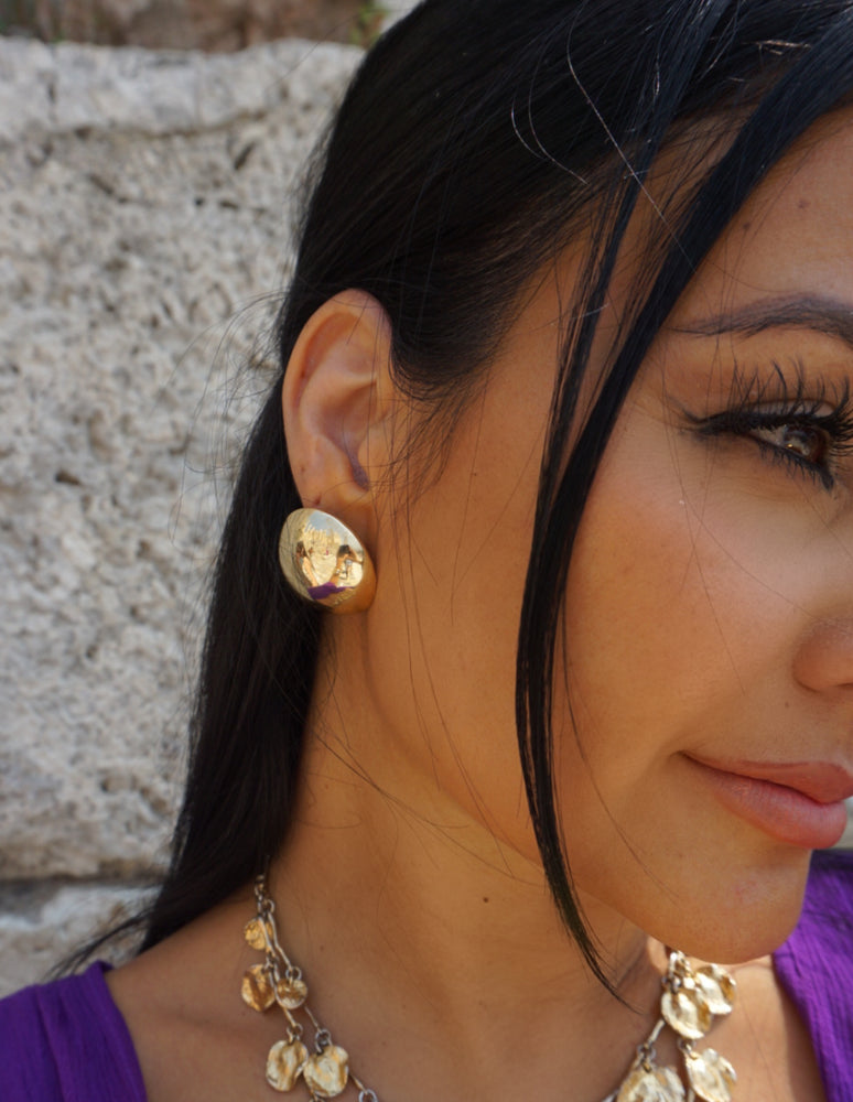 GOLDEN MEGA STUDS